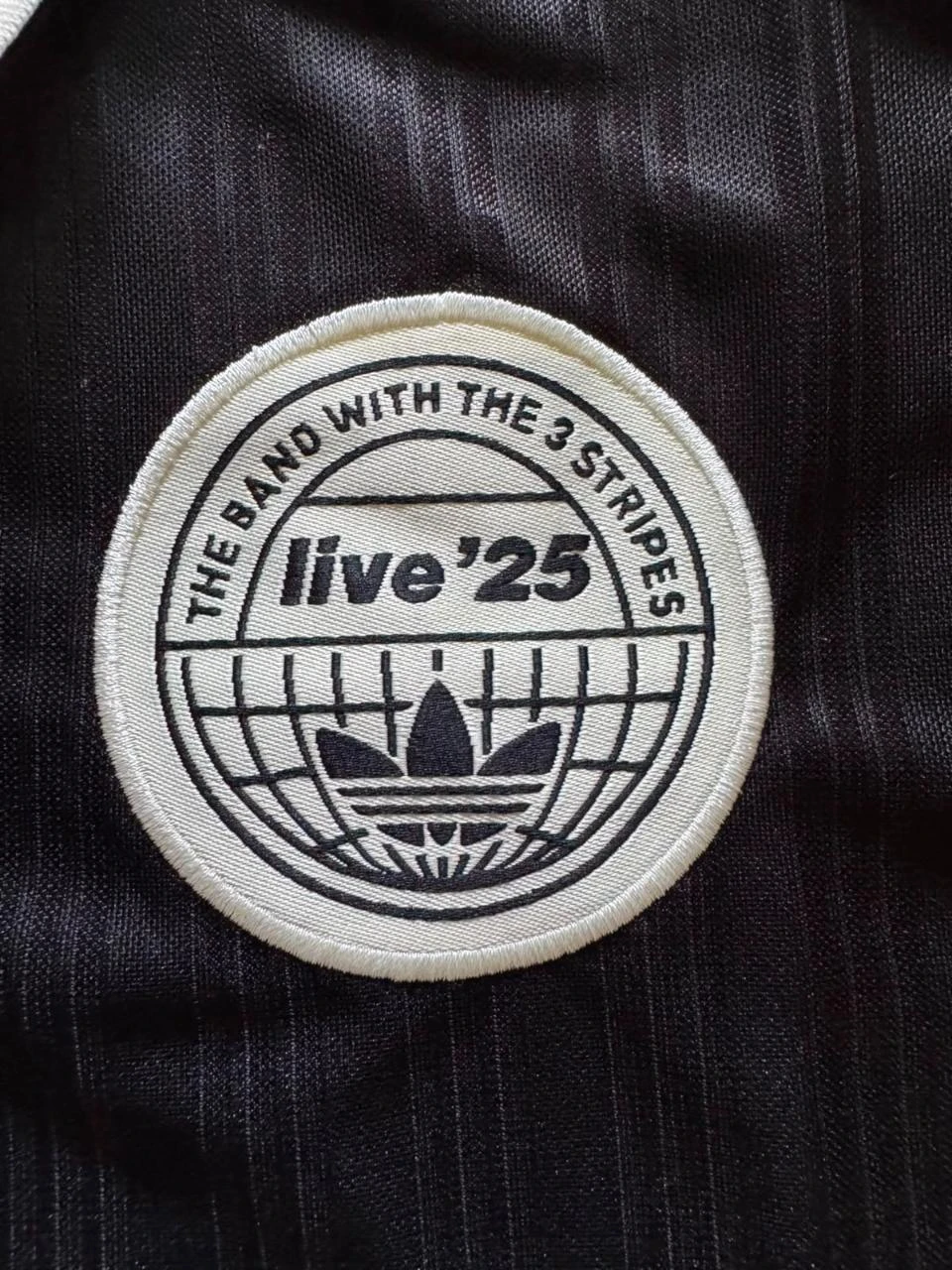 Adidas x Oasis Shirt | Size M – photo 5